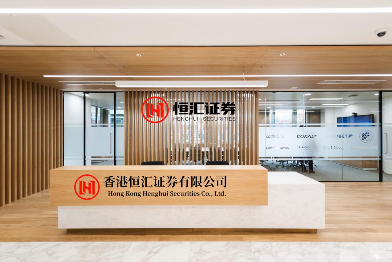 今日策略配资 护学接送......平凡日常里的7件“小确幸”#世茂服务中西部_物业_业主_唐书庆